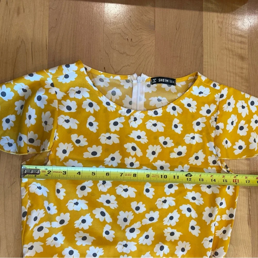 Shein Yellow With White Flowers Dress Size XS Short Sleeve With Faux‎ Wrap - Picture 2 of 4
